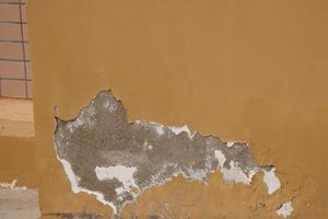 Công sở UBND huyện Hậu Lộc mới xây đã nứt