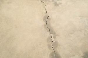 Nứt nhà do thi công, nỗi lo trong mùa mưa bão