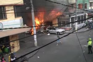 Máy bay lao xuống hiệu bánh đông đúc, nhiều người thương vong