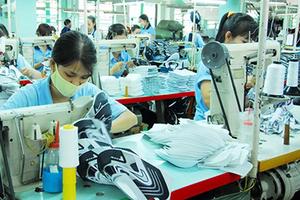 Nhiều doanh nghiệp Việt đối mặt với nguy cơ phá sản