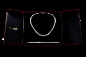Thượng khách đặt bộ trang sức “triệu đô” thương hiệu VietinBank Gold & Jewellery