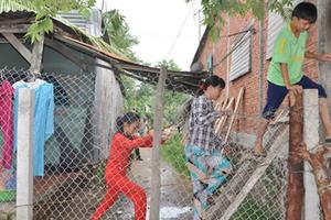 Phó Bí thư xã rào đường của dân