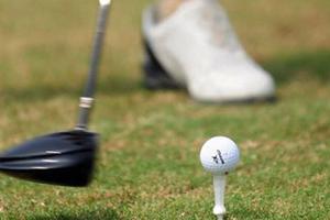 Xử nghiêm cán bộ chơi golf, hối lộ tình dục