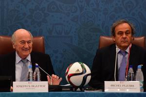 Chủ tịch FIFA: Michel Platini "là một kẻ nhỏ nhen và ghen tị"