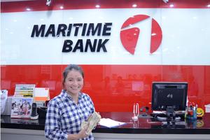 Maritime Bank trao tiền yen mới cho chị Hồng "ve chai" 