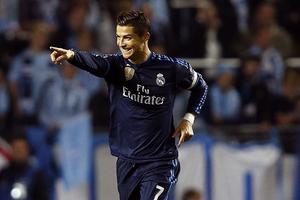 Ronaldo cán mốc 500 bàn thắng, phá kỷ lục của "Chúa nhẫn" Raul
