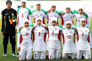 Tám thành viên đội nữ Iran là... đàn ông