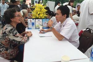Khám, tư vấn nội khoa miễn phí cho 3.000 người dân