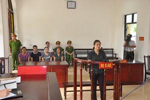 Nữ quái buôn vật liệu nổ vào tù