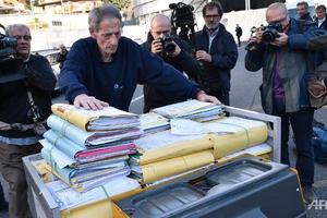 Italya mở phiên xét xử lớn chống tham nhũng