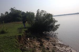 Thấp thỏm nỗi lo “hà bá” nuốt nhà cửa