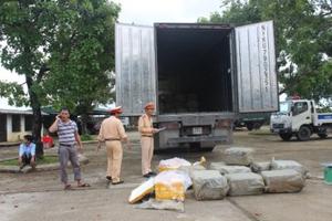 Bắt giữ hơn 6 tấn nậm, thịt bốc mùi hôi thối