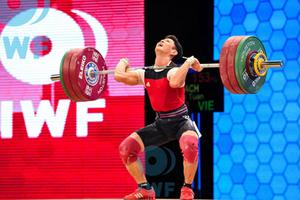 Cử tạ Việt Nam giành ba vé dự Olympic 2016