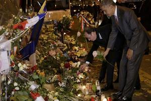 Tổng thống Obama thăm hiện trường khủng bố đẫm máu Paris