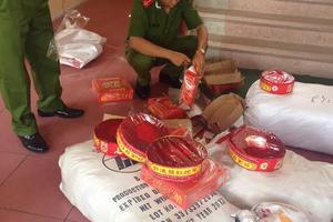 Tích trữ gần nửa tấn pháo Trung Quốc trong nhà chuẩn bị bán Tết