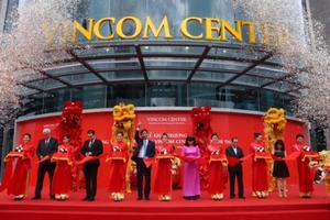 Tưng bừng khai trương Vincom Center Nguyễn Chí Thanh  