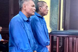 Sếp ngân hàng làm thất thoát 450 tỷ đồng tiều tụy khi ra tòa
