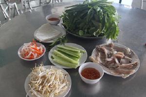 Người Tây Ninh kiếm hàng chục triệu/tháng nhờ... rau rừng