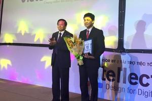 Vietcombank nhận giải thưởng “Ngân hàng bán lẻ tiêu biểu 2015” 