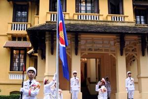 Thượng cờ Chào mừng Cộng đồng ASEAN chính thức hình thành
