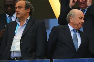Sepp Blatter và Michael Platini lên tiếng sau án phạt của FIFA