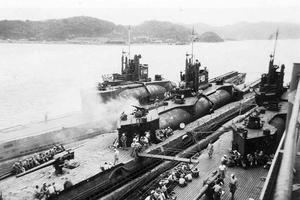 I-400 - tàu ngầm lớn hơn sân bóng đá của Nhật