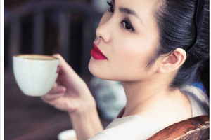 Nghi án son môi đỏ "mua chuộc" dàn sao Việt để quảng cáo