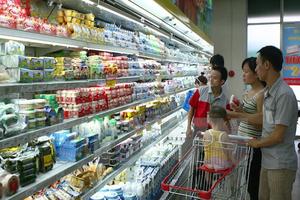 Hải quan lên tiếng việc truy thu 700 tỷ đồng thuế từ doanh nghiệp sữa 