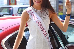Phạm Hương mang 8 vali sang Mỹ thi Miss Universe