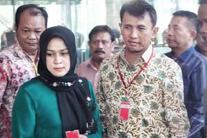 Indonesia: Thống đốc Bắc Sumatra và vợ đối mặt phiên tòa tham nhũng