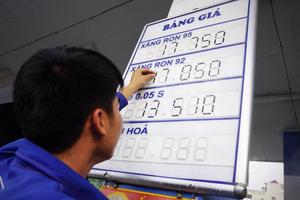 Giá xăng có thể giảm tiếp ngày mai