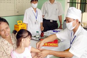 Khoảng 12.000 điểm tiêm chủng mở rộng bảo đảm an toàn