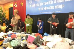 1.234 sản phẩm thời trang tiền triệu “nhái” bị cắt bỏ