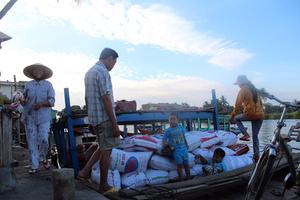 Cần một chiến lược dài hạn