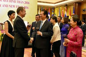 Thủ tướng Nguyễn Tấn Dũng chủ trì tiệc chiêu đãi đoàn ngoại giao