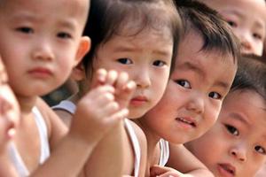 Lật tẩy trò bỉ ổi sau chính sách một con của Trung Quốc