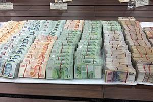 Hai người Việt bị bắt vì trộm gần 350.000 USD ở Singapore