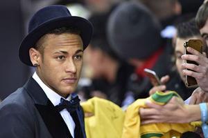 Neymar lại phải hầu tòa