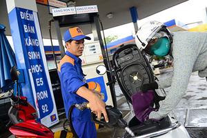 Xăng giảm giá từ 15h