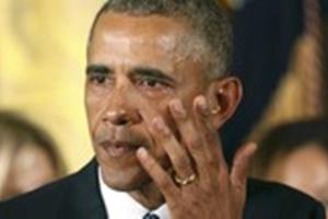 Obama rơi lệ khi nói về bạo lực súng đạn