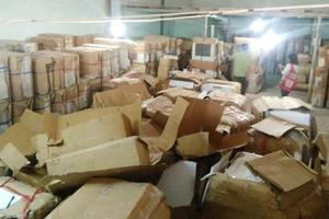 Phát hiện kho hàng lậu khủng tại TPHCM