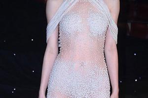 8 bộ cánh sexy của sao Việt gây ồn ào nhất 2015