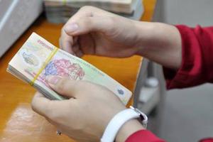 Thưởng Tết: Người tiền tỷ, kẻ tay không