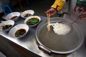 Hàng loạt nhà hàng Trung Quốc cho chất gây nghiện vào thức ăn