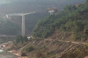 Khởi tố vụ án sập giàn giáo chết 4 người