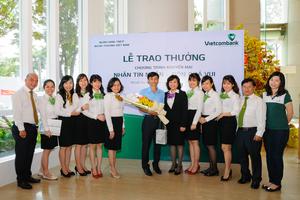 Vietcombank trao thưởng chương trình “Nhận tin nhắn - Đón quà vui”