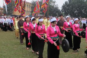 Tưng bừng lễ hội Khai hạ Mường Bi