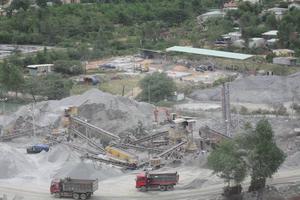 “Đại công trường” khai thác đá trên núi Phước Tường