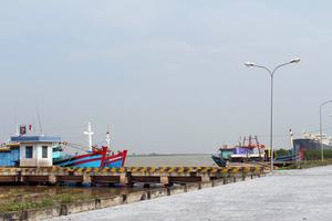 Tăng xử phạt người xếp hàng hóa lên ô tô