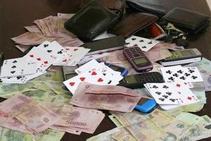 Thanh tra Pháp chế Điện lực Thái Bình đánh bạc bị bắt tại trận
